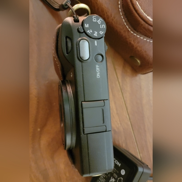 Ricoh GRiii Digitial Camera - Picture 3 of 6